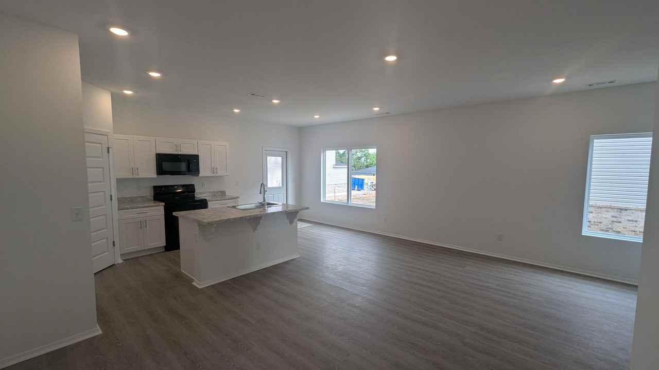 6604 Sw Dignity Ave - Photo 2 of 16