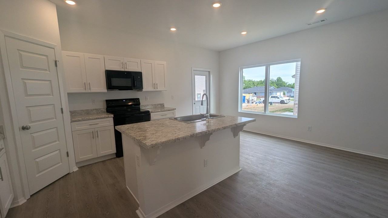 6604 Sw Dignity Ave - Photo 3 of 16