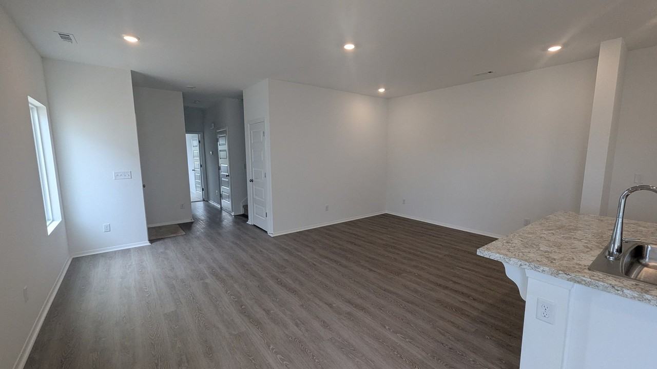 6604 Sw Dignity Ave - Photo 4 of 16