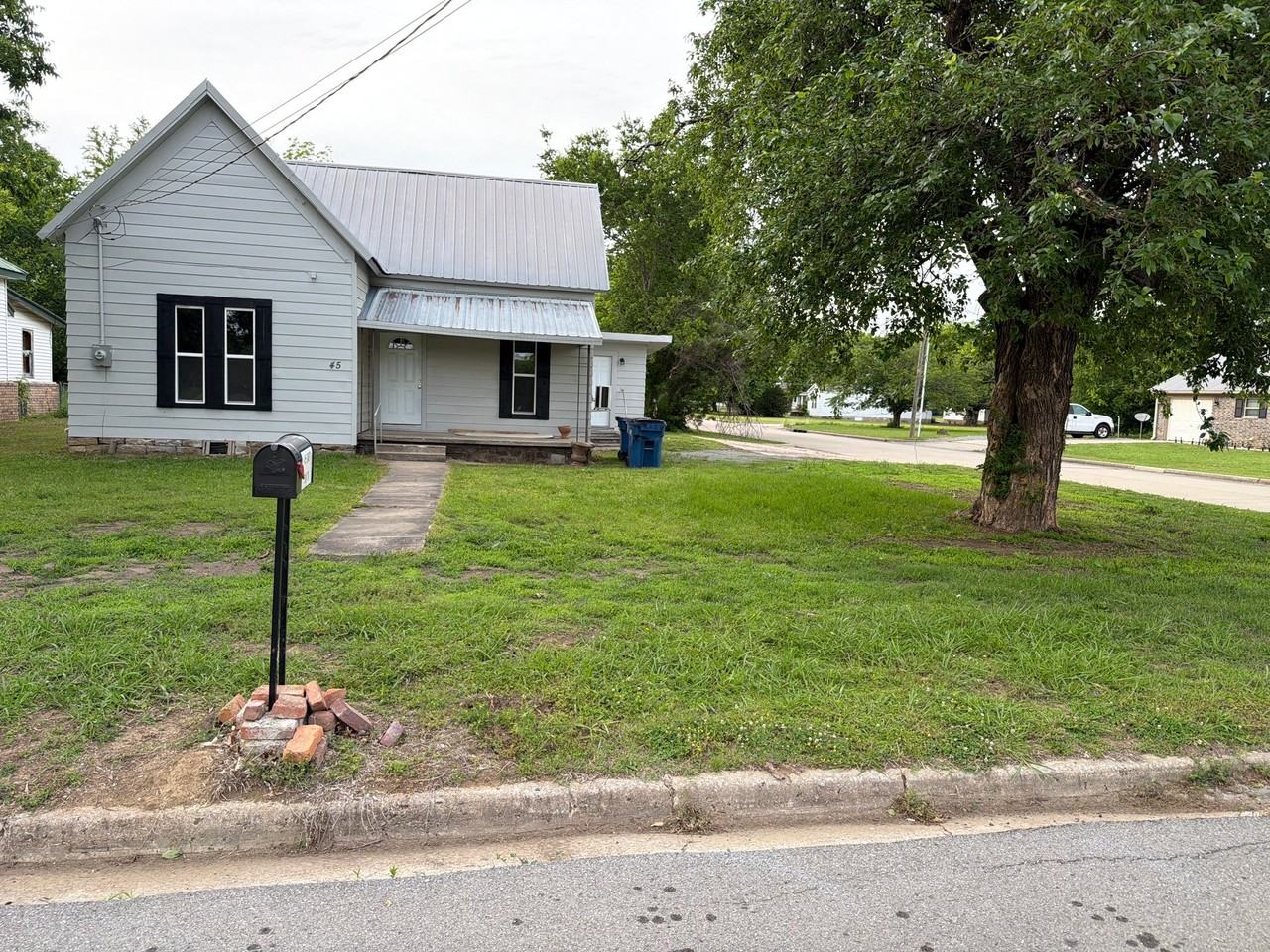 45 E Smith Ave - Photo 2 of 24