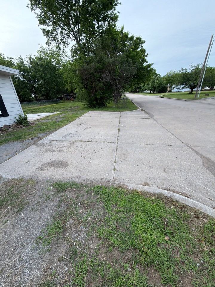 45 E Smith Ave - Photo 4 of 24
