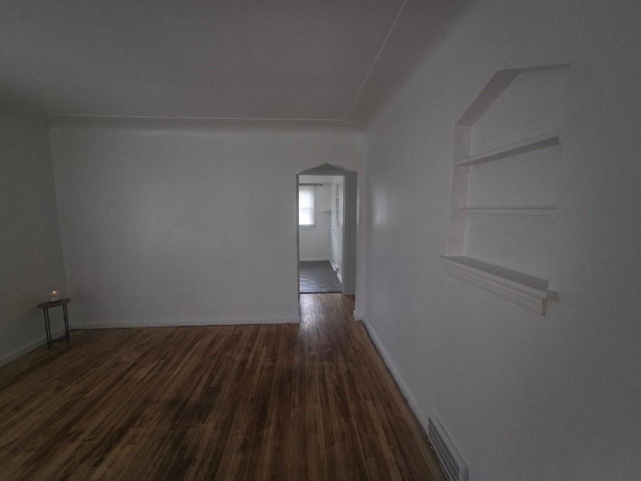 18699 Shaftsbury Ave - Photo 4 of 20