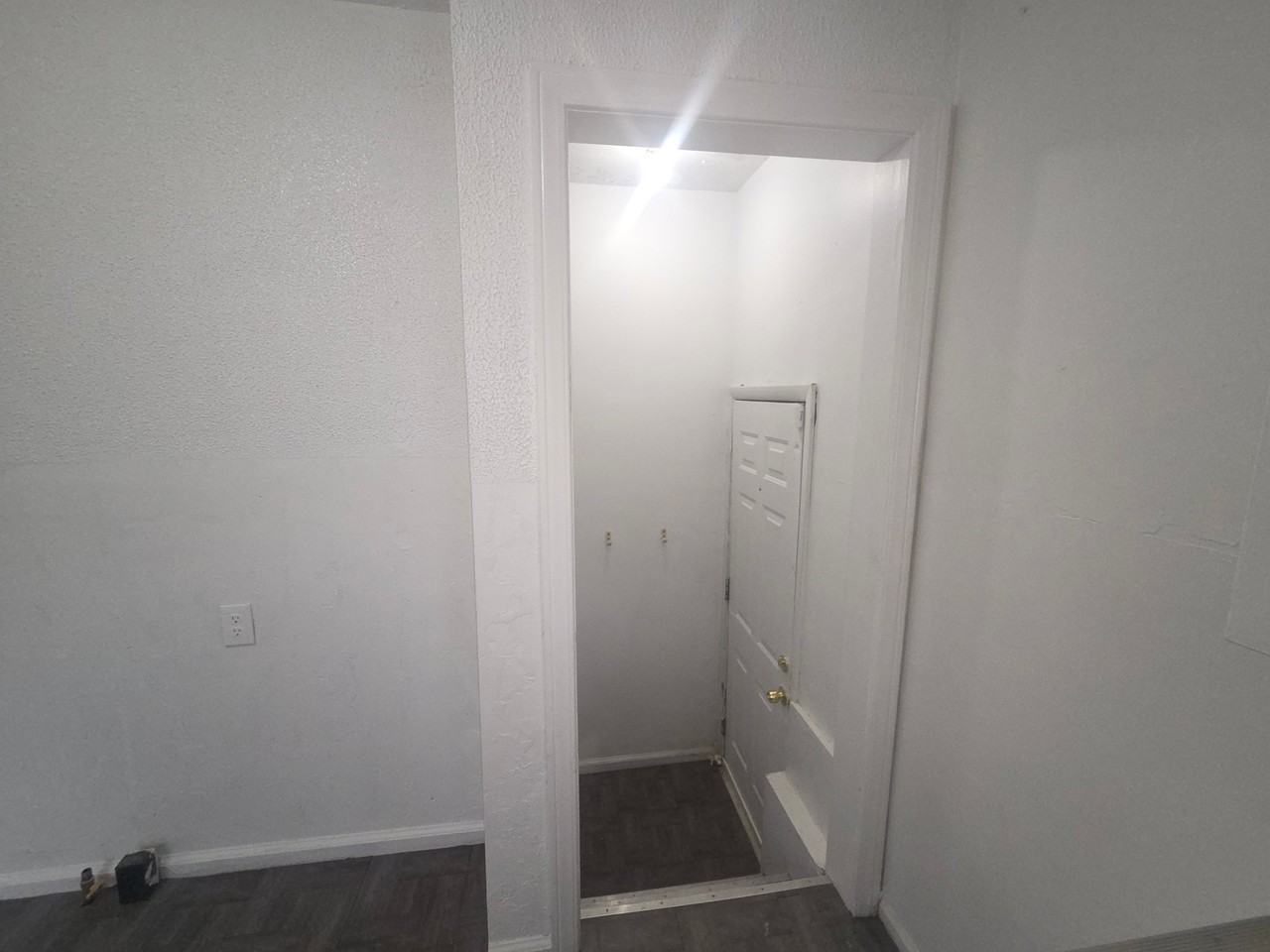 18699 Shaftsbury Ave - Photo 6 of 20
