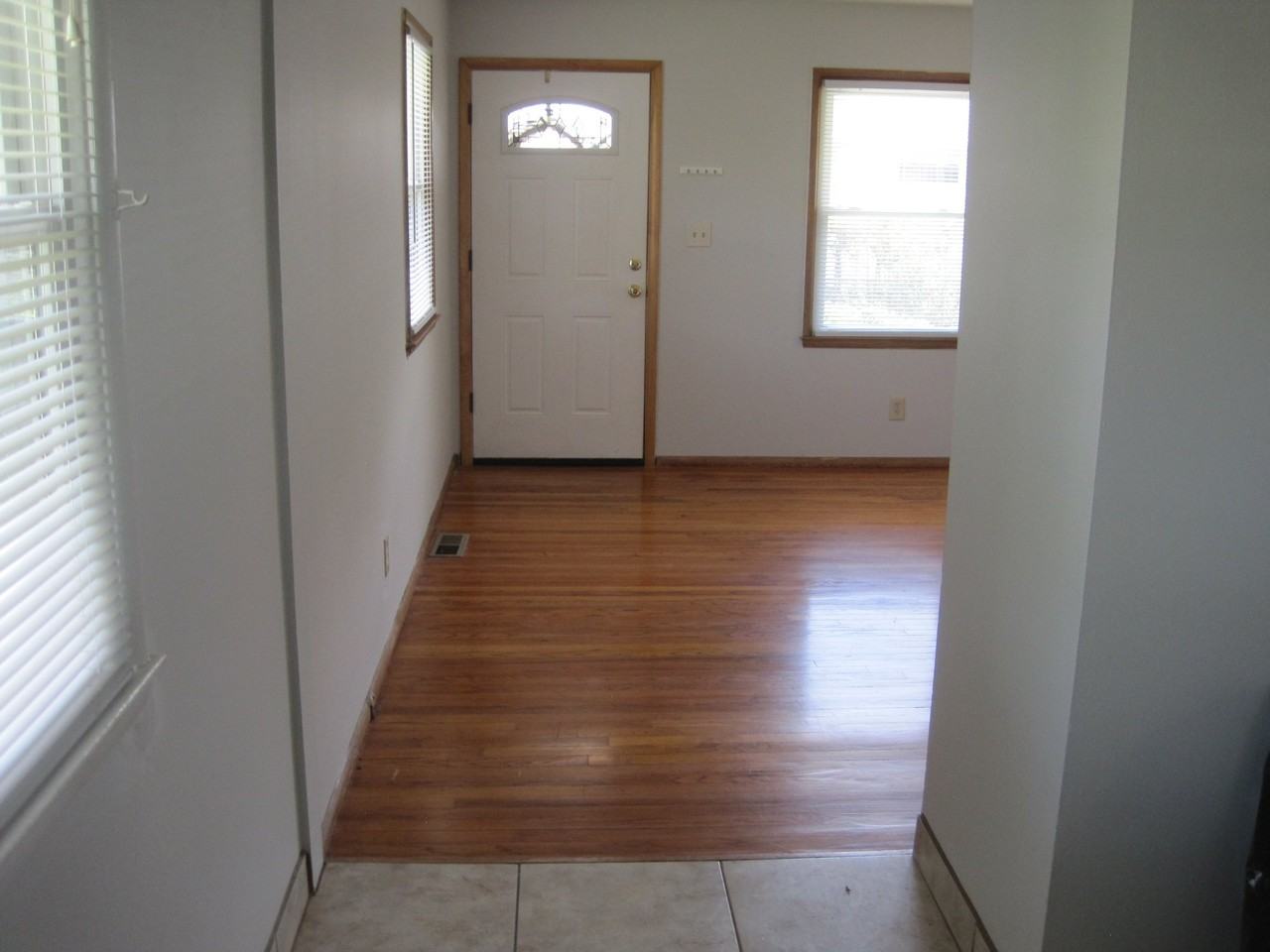 1717 Carolyn Ave - Photo 7 of 17