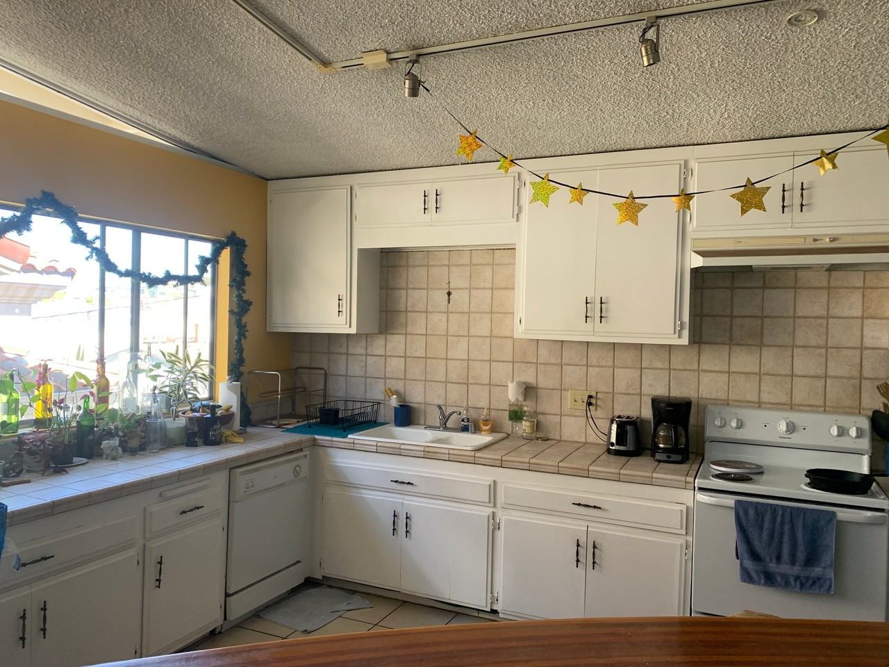 1111 Cypress Ave - Photo 3 of 7