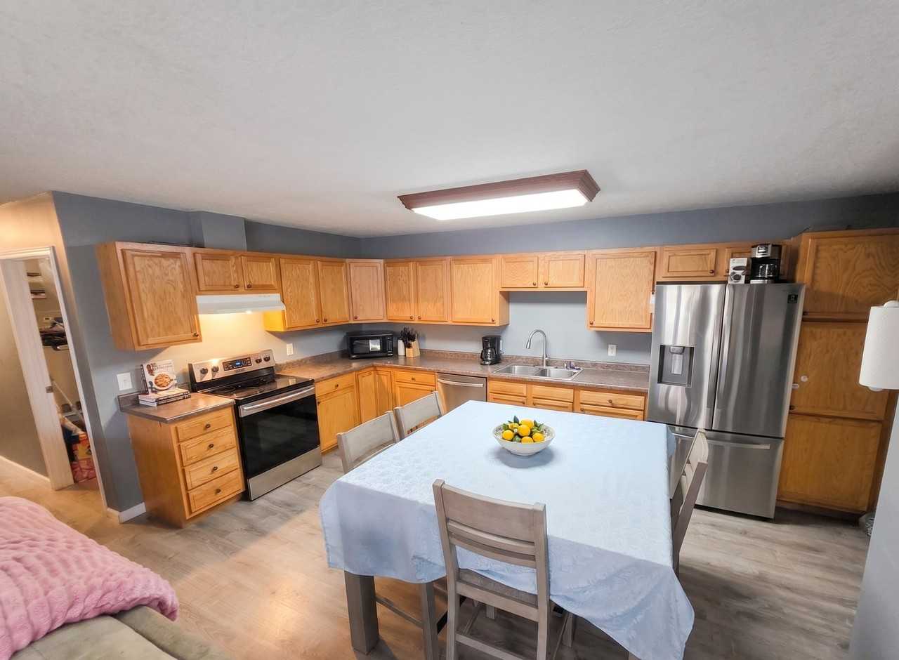 172 Broadway St - Photo 2 of 9