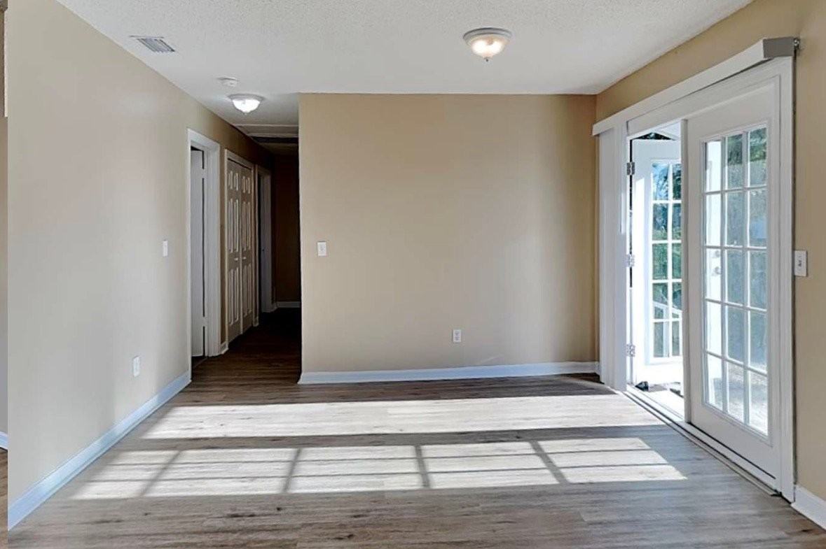 7508 N Saint Peter Ave - Photo 4 of 10