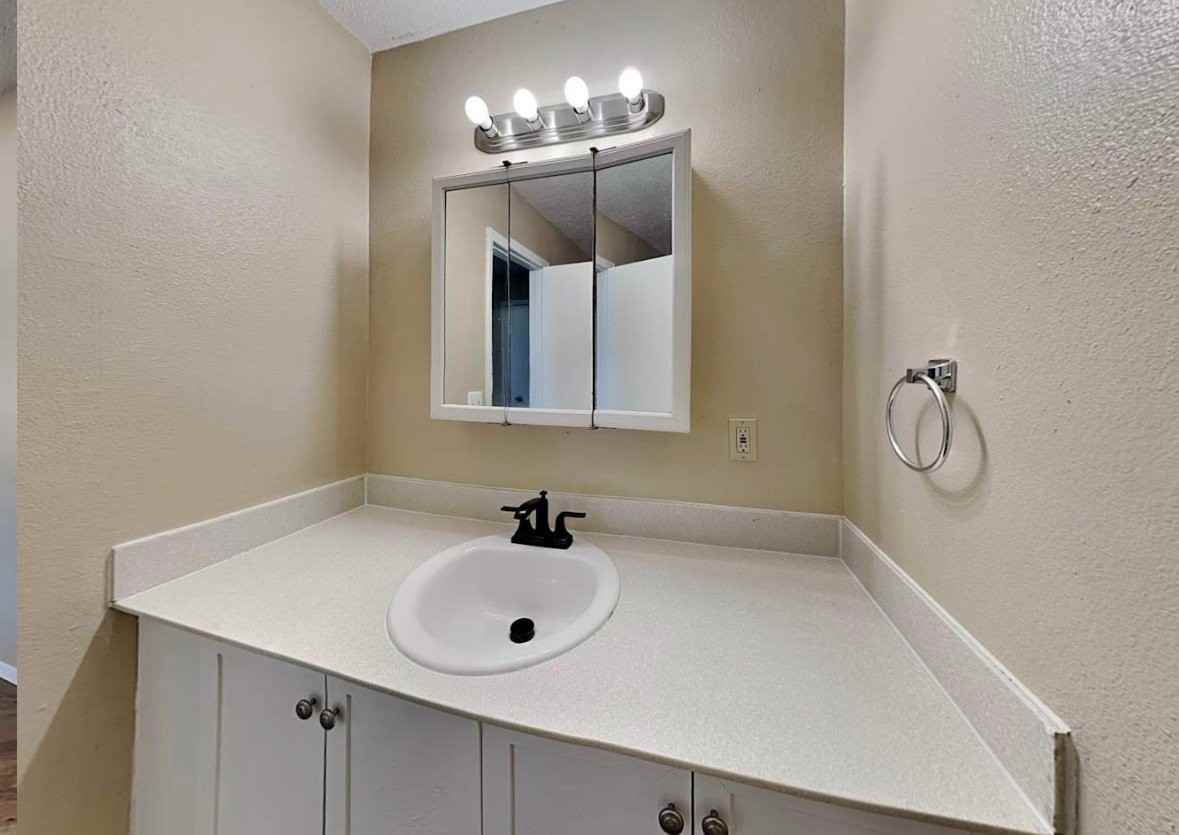 7508 N Saint Peter Ave - Photo 7 of 10