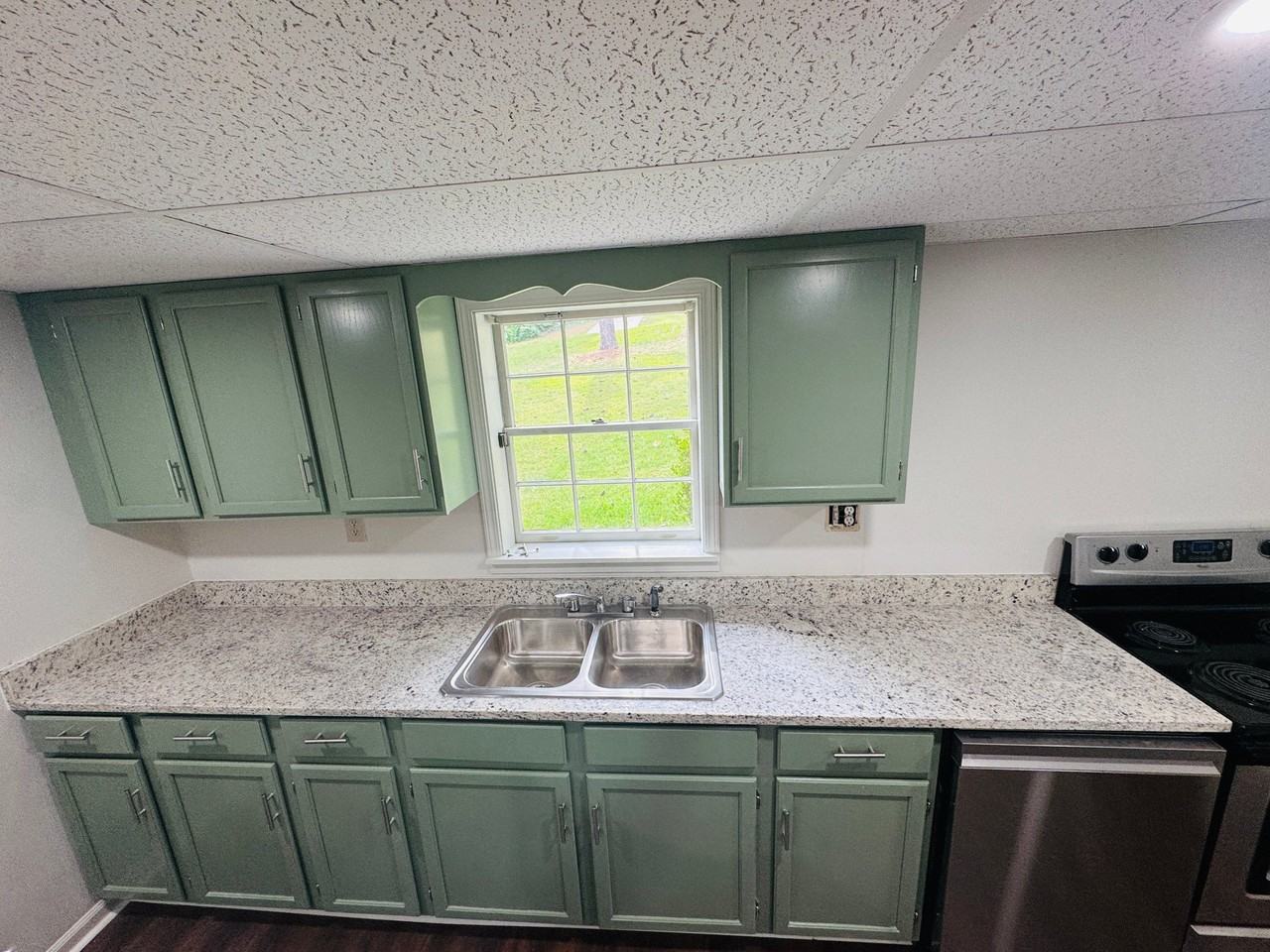 4875 Millen Dr Se - Photo 2 of 13