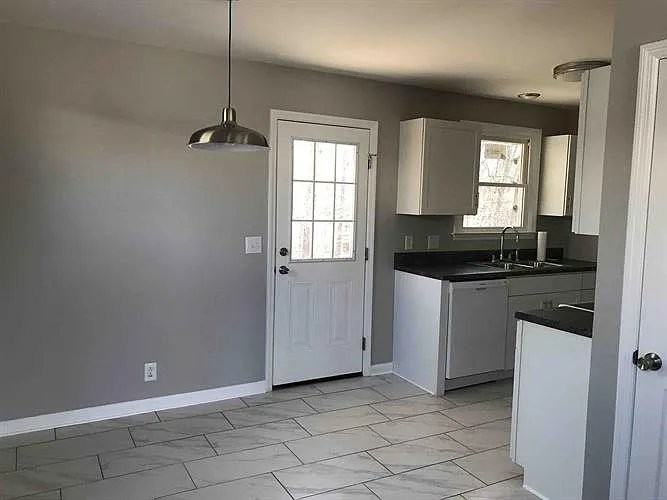 407 Hazel Dr - Photo 5 of 10