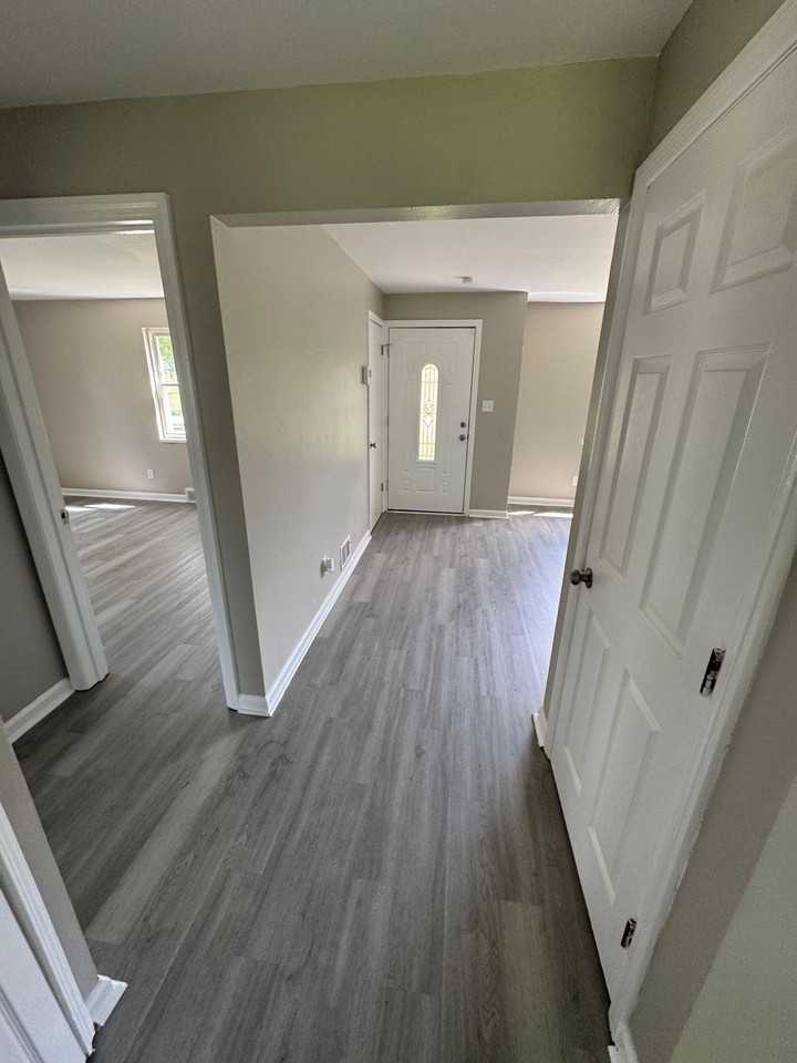 4527 Channing Ln - Photo 5 of 20