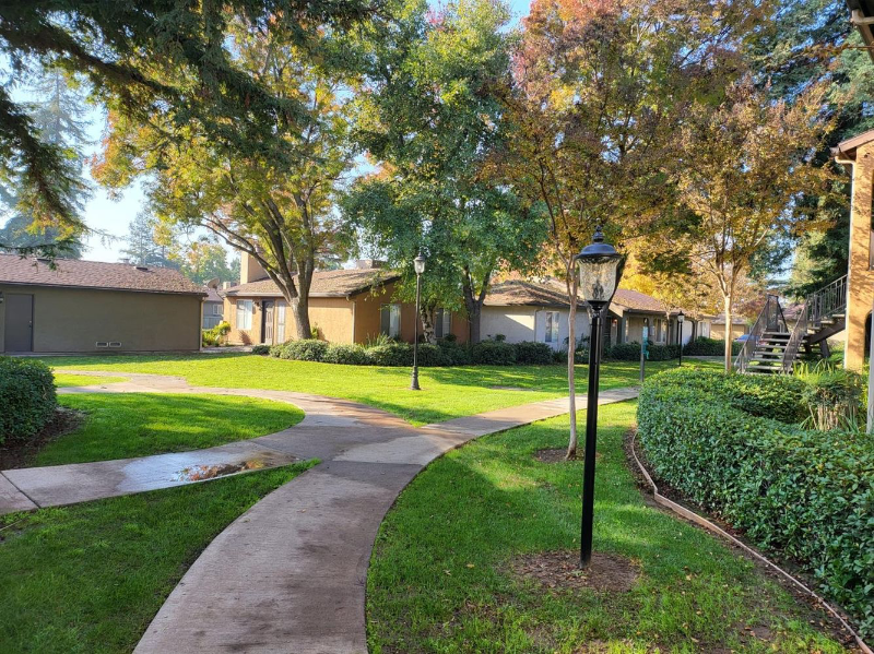 5145 E Lane Ave #131 - Photo 7 of 11