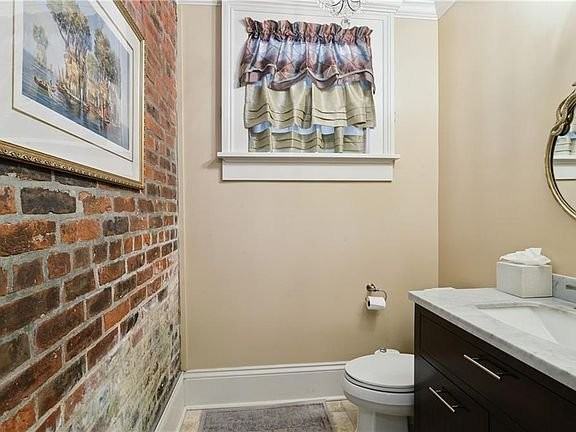 828 Saint Charles Ave #11 - Photo 7 of 18