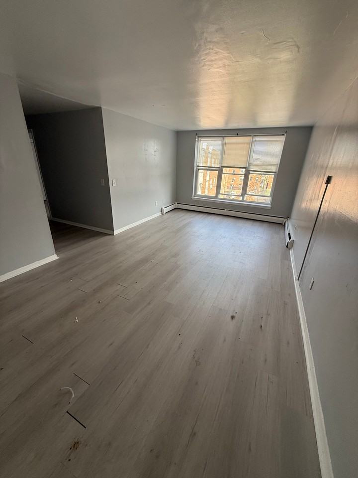 194 Washington St #437 - Photo 2 of 6