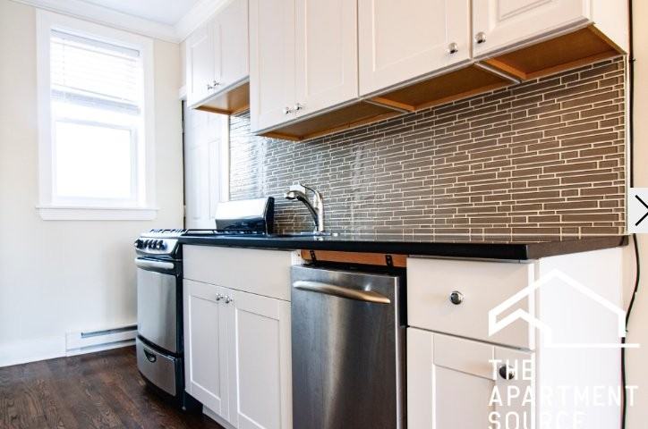 646 W Roscoe St #2