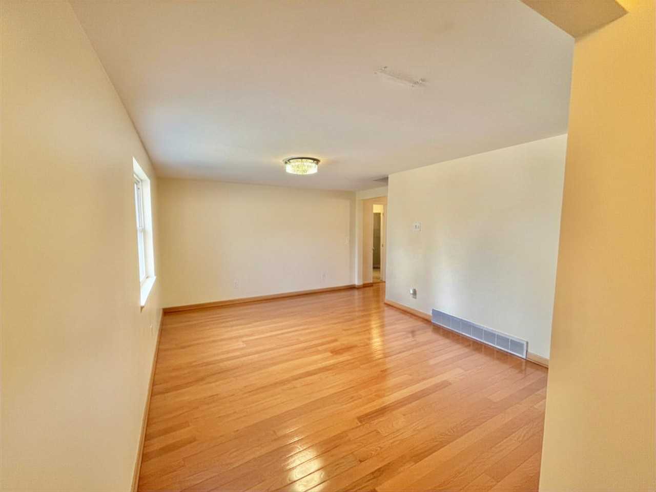 227 Sunshine Dr - Photo 2 of 19