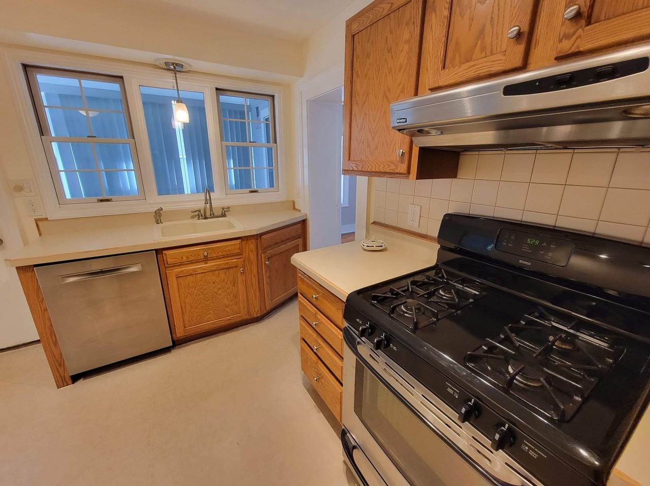 54 State St #1 - Photo 5 of 12