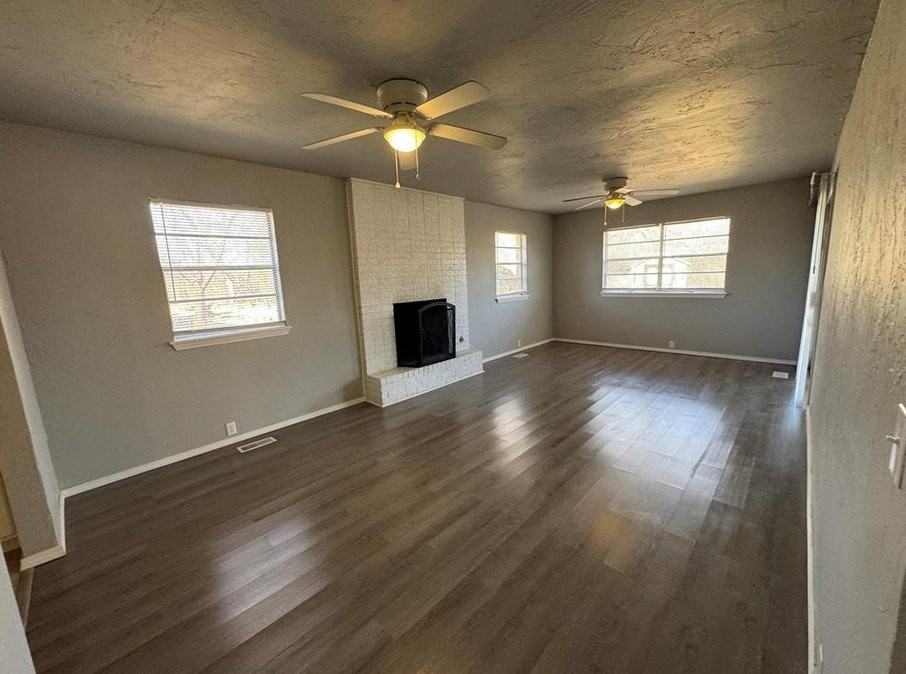 1157 Ne 59th St - Photo 2 of 15