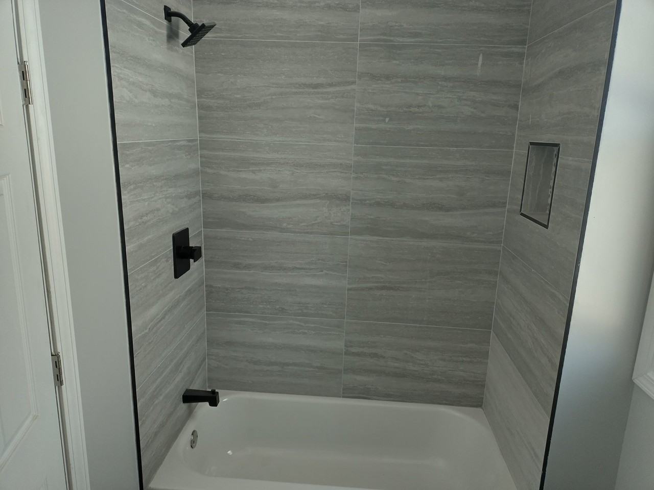 5207 S Bishop St #2 - Photo 3 of 9