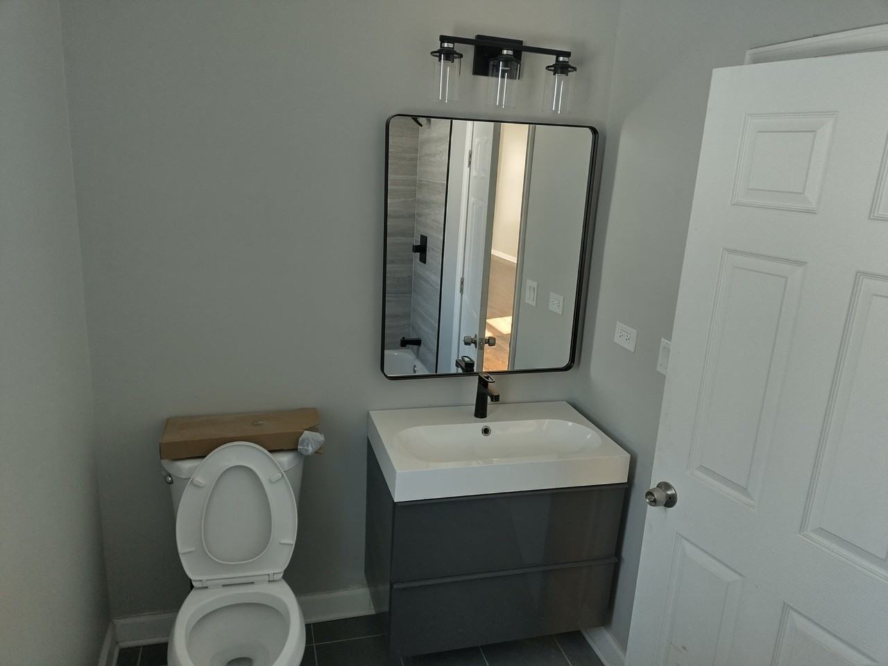 5207 S Bishop St #2 - Photo 4 of 9