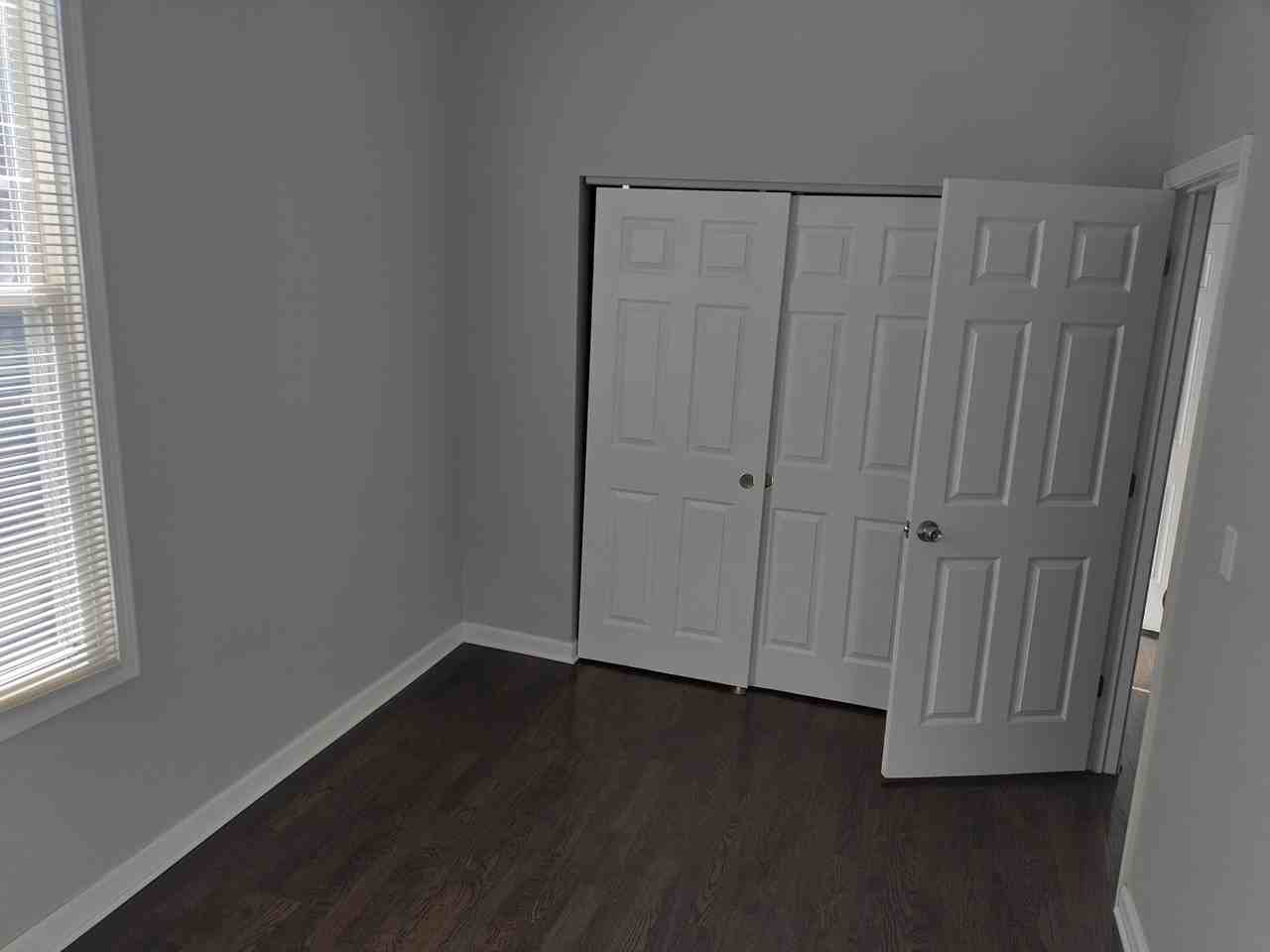 5207 S Bishop St #2 - Photo 6 of 9