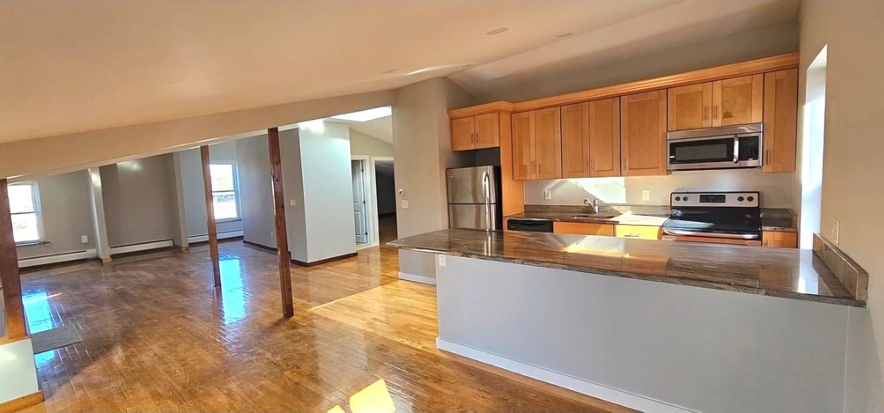 533 Chapel St #7 - Photo 2 of 11