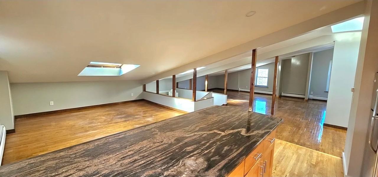 533 Chapel St #7 - Photo 3 of 11