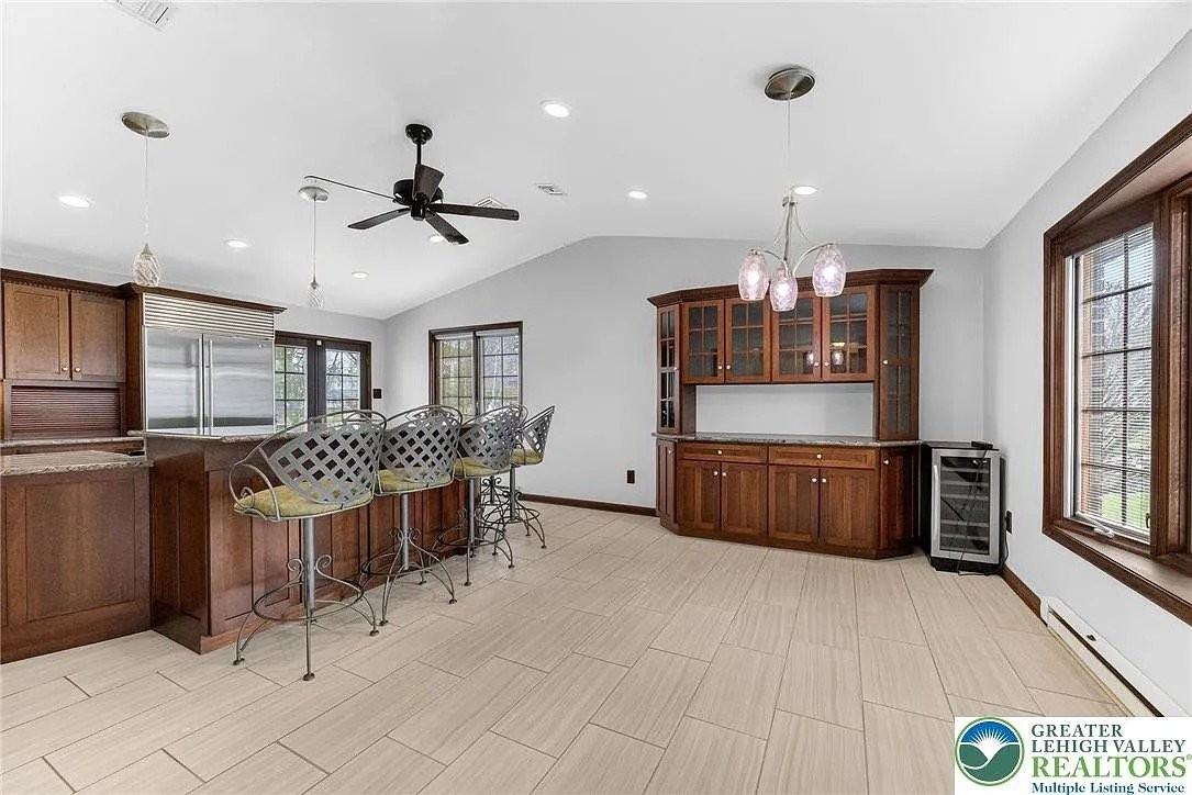6404 Fir Rd - Photo 2 of 20