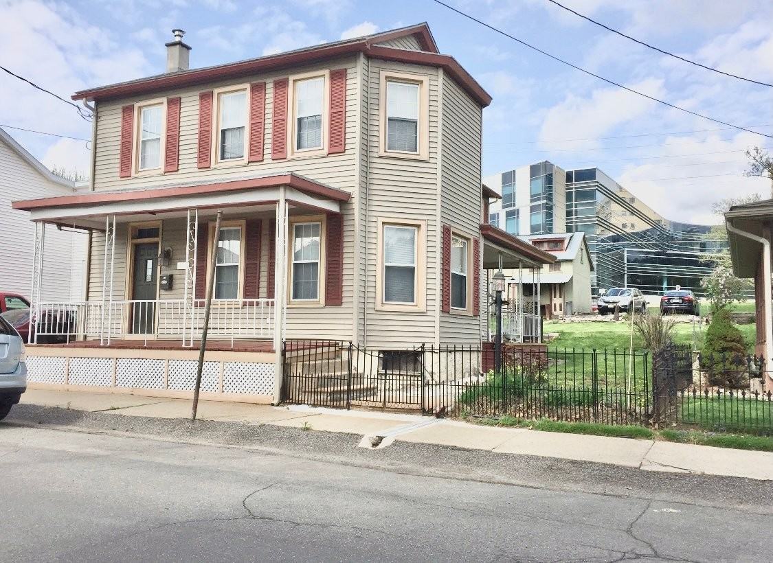 1044 Cherry St - Photo 4 of 10