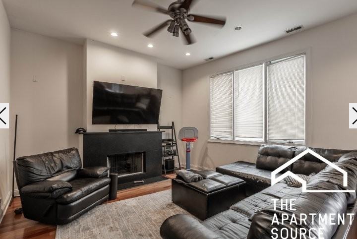 1354 W Augusta Blvd #2