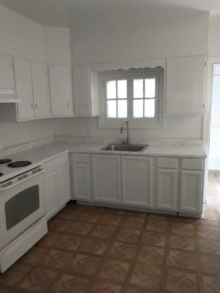 434 W Fisher Ave - Photo 3 of 3