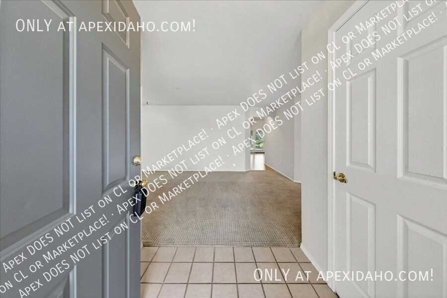 325 Creekside Pl - Photo 3 of 44