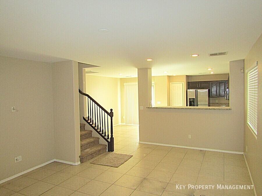 11947 Camden Brook St - Photo 4 of 15