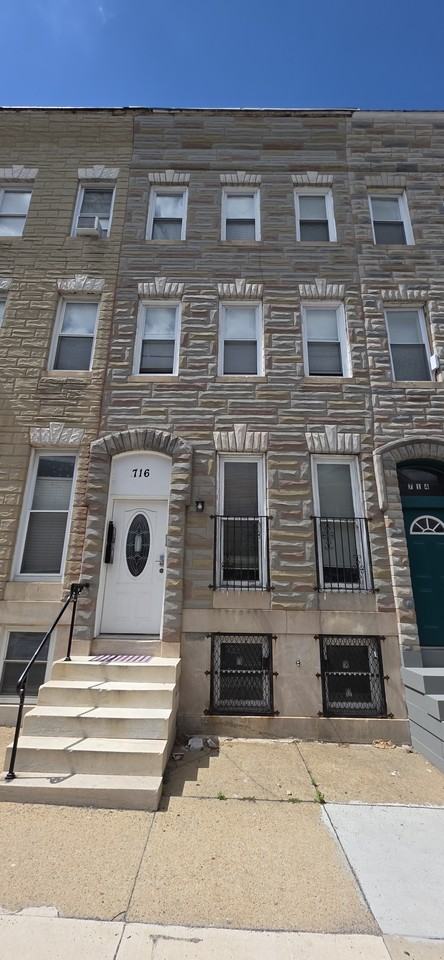 716 Dolphin St - Photo 4 of 11