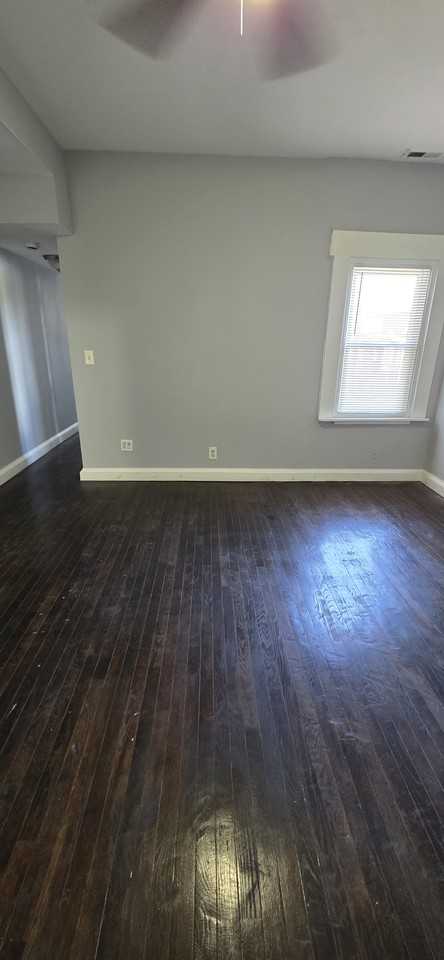 716 Dolphin St - Photo 6 of 11