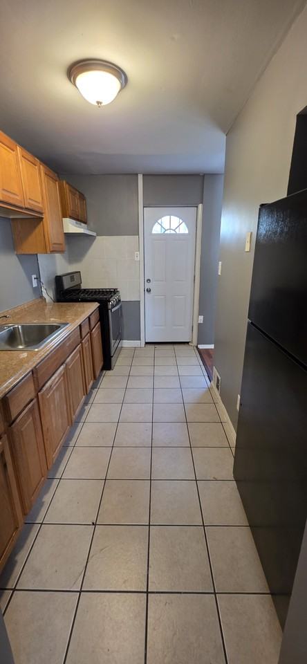 907 N Rosedale St - Photo 6 of 13