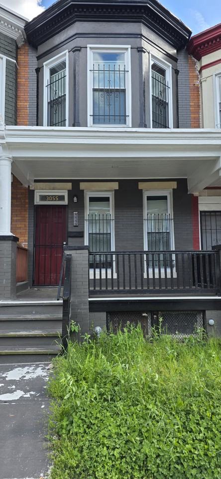 3055 Brighton St - Photo 4 of 13