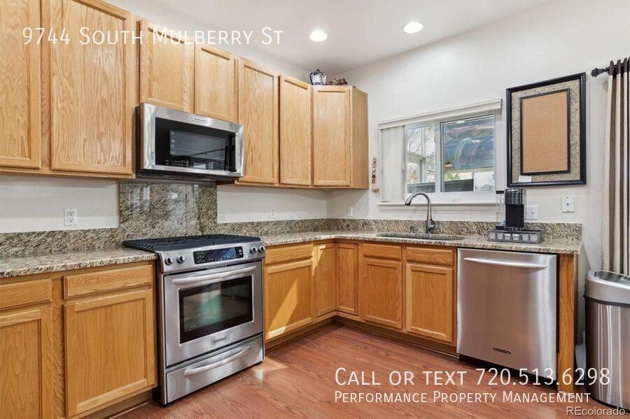 9744 Mulberry St - Photo 5 of 31