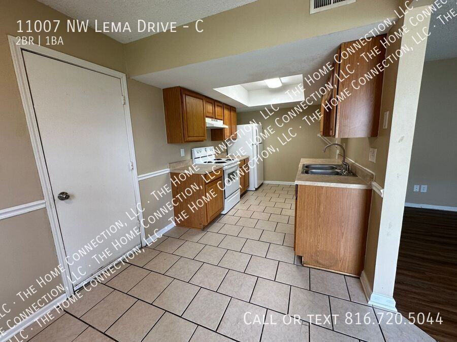 11007 Nw Lema Dr #C - Photo 2 of 16