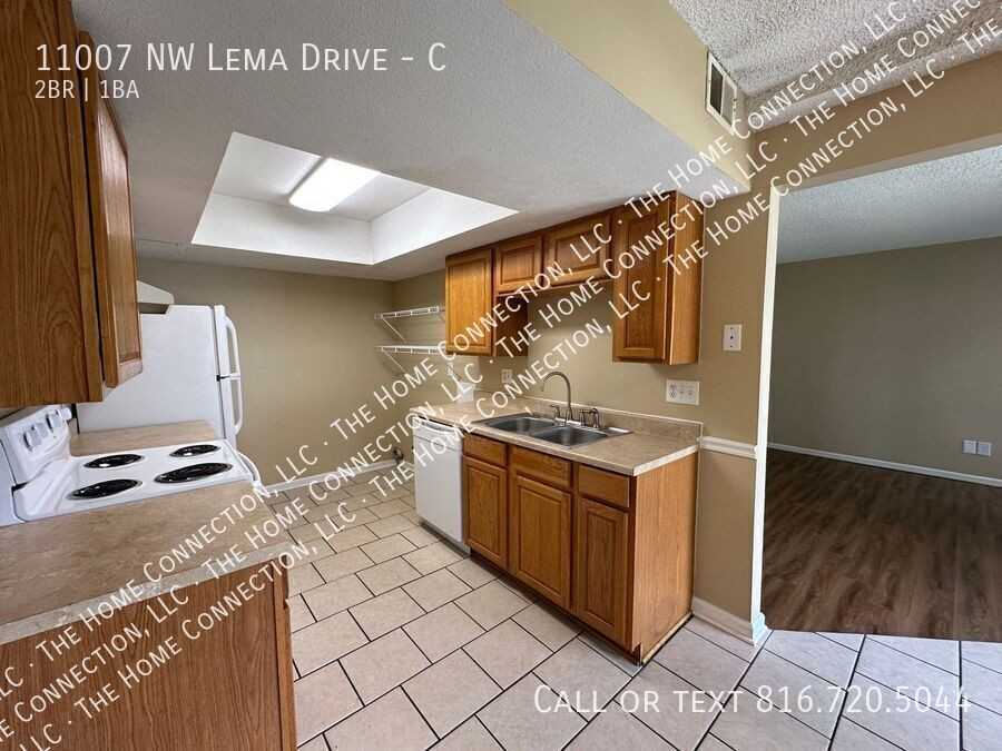 11007 Nw Lema Dr #C - Photo 4 of 16