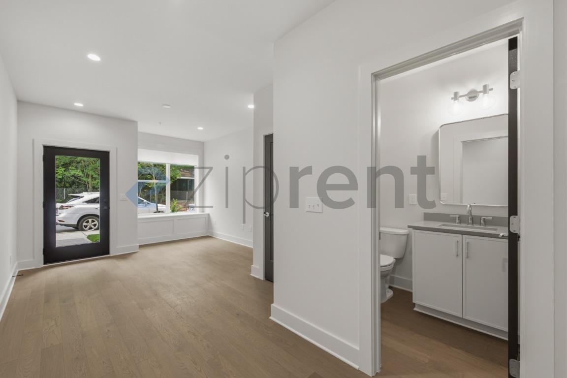 425 S Walker St - Photo 7 of 50