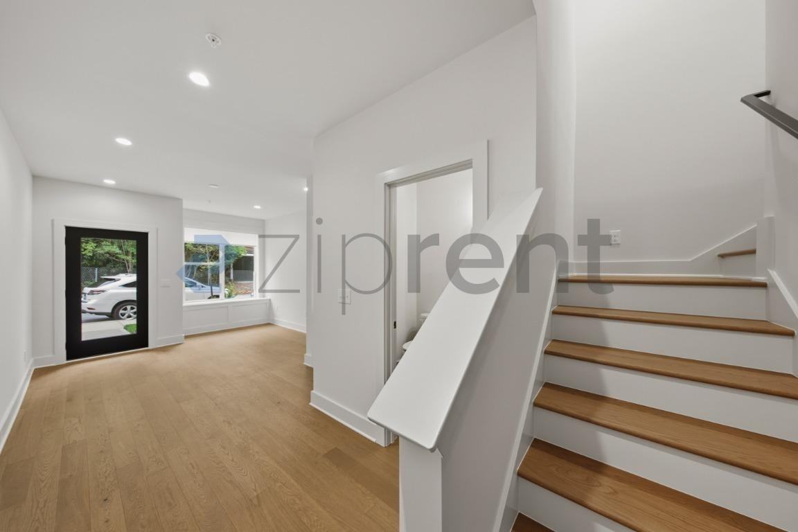 425 S Walker St - Photo 7 of 47