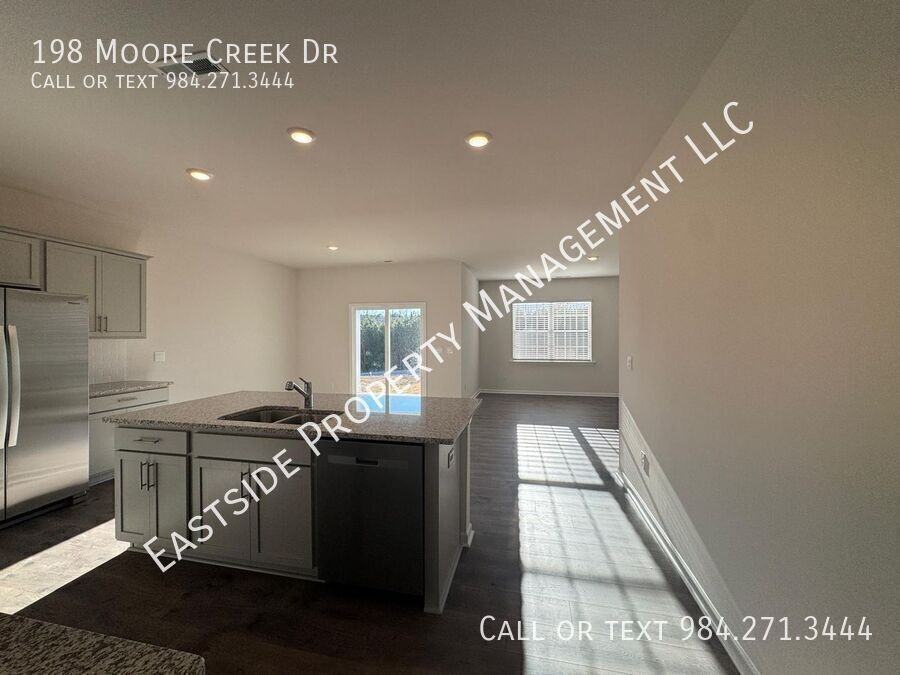 198 Moore Creek Dr - Photo 3 of 23