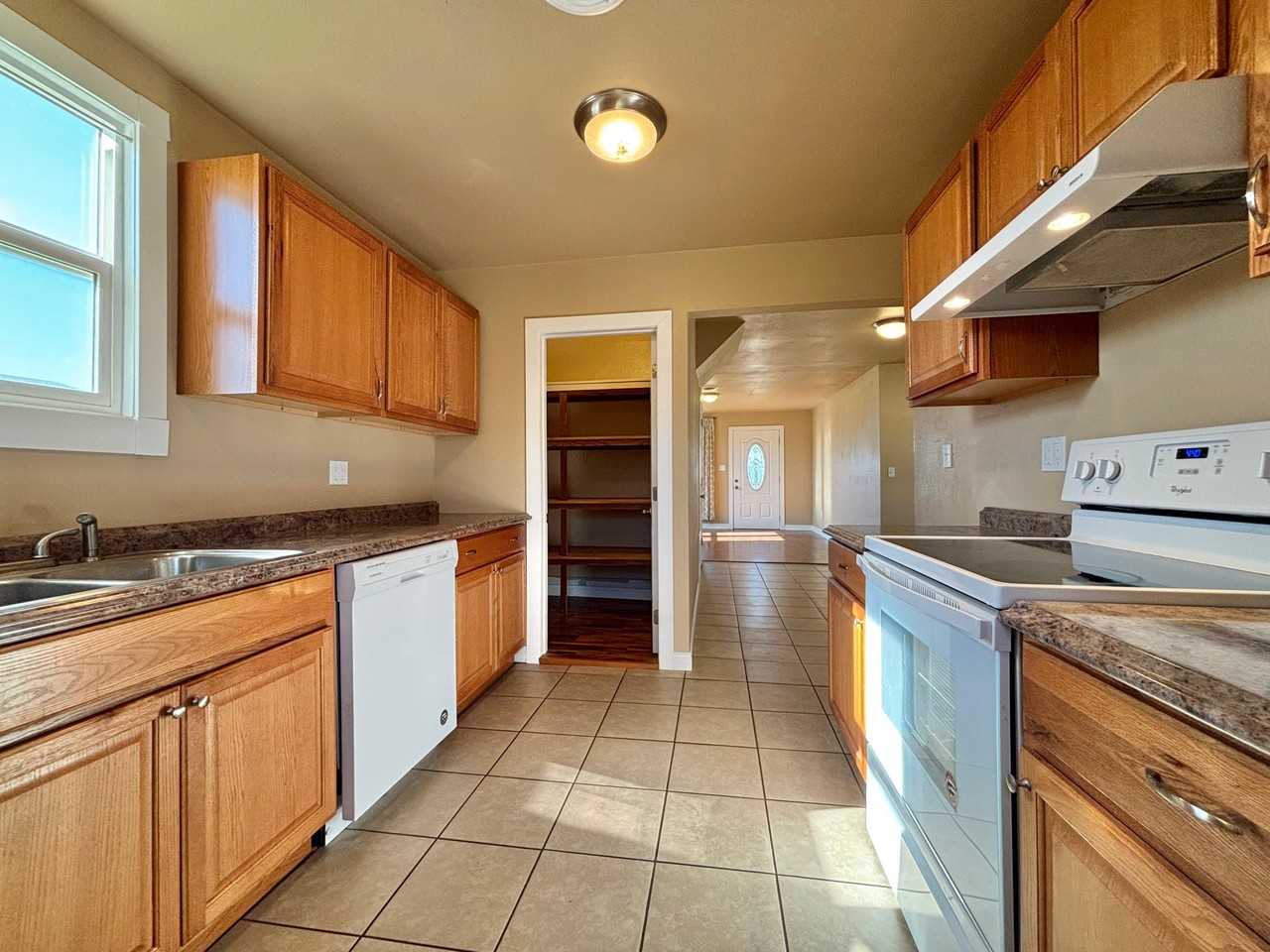 4216 E Princeton Ave - Photo 6 of 16