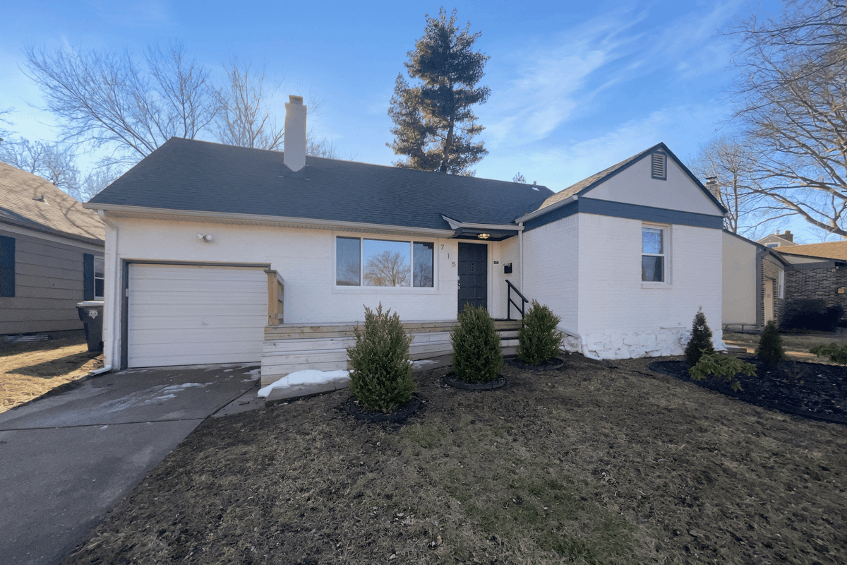 715 E 72nd Ter - Photo 3 of 13