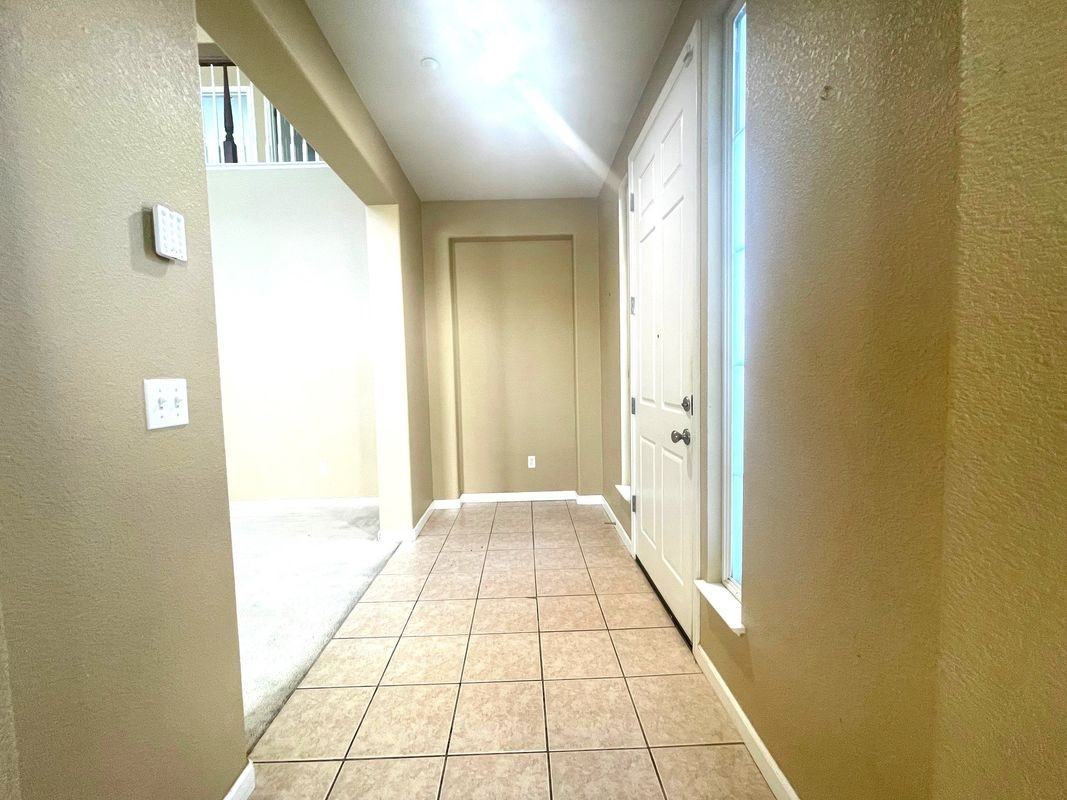 1669 Marina Way - Photo 3 of 38