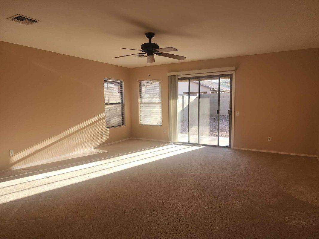 43811 W Elizabeth Ave - Photo 3 of 8
