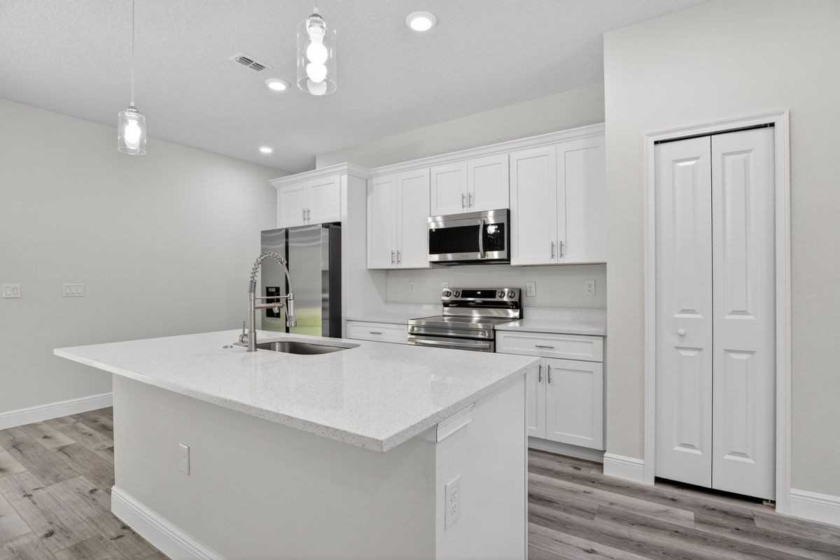 7938 N Maltese Dr - Photo 5 of 19
