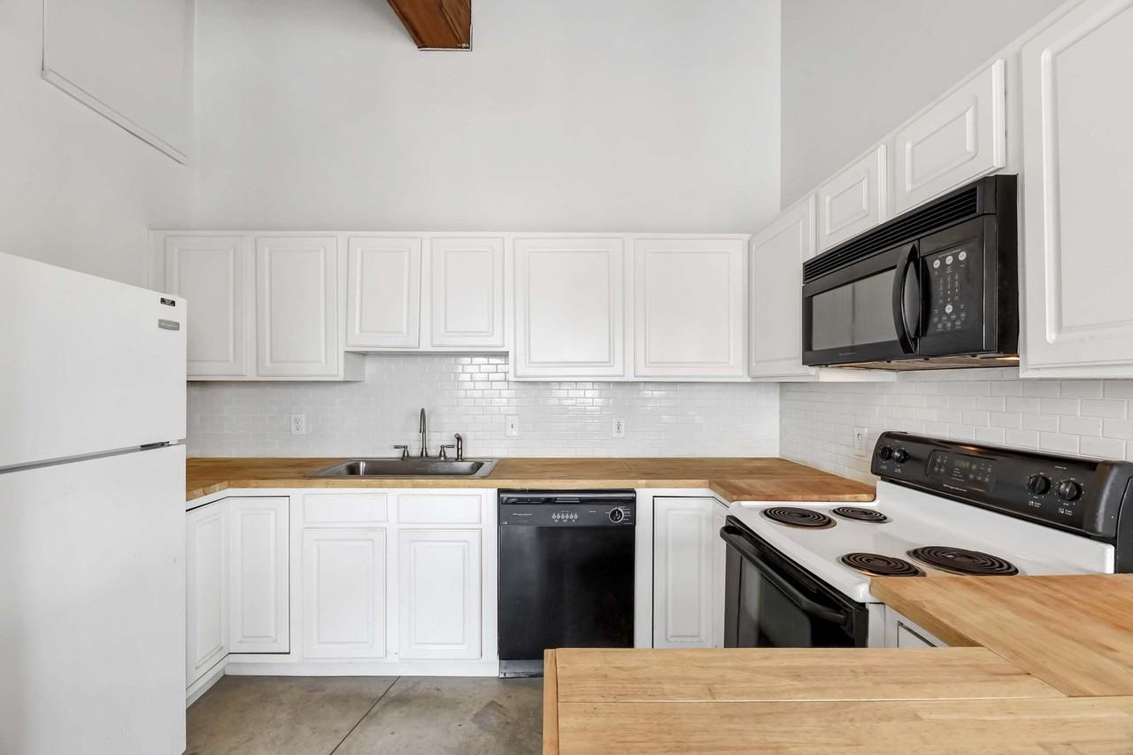 SoHo Lofts - Photo 3 of 27
