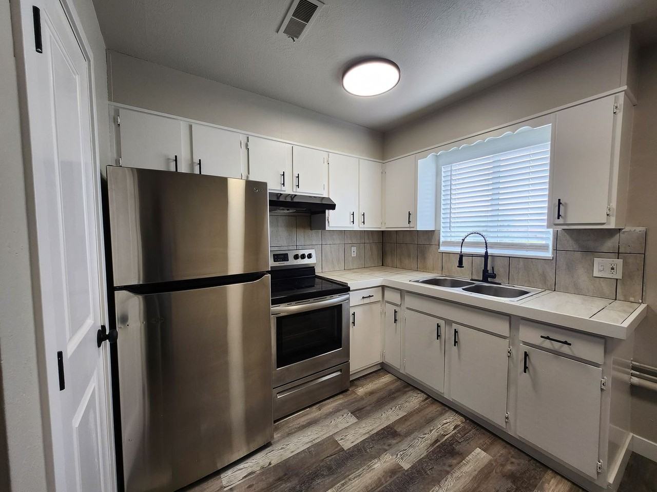 3501 Baltimore Ave #1 - Photo 3 of 17